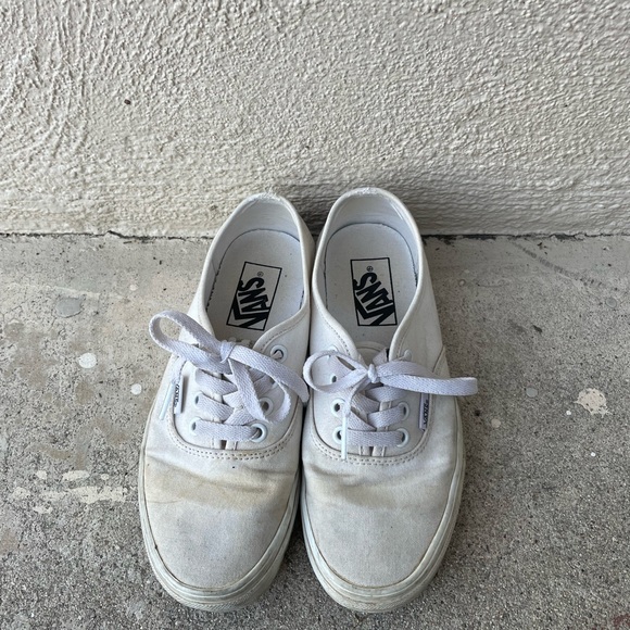 White vans (men’s 4, women’s 6) - Picture 1 of 4